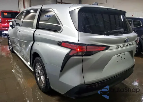 2021 Toyota Sienna Xle 7-Passenger z USA, uszkodzony, nr VIN 5TDYRKEC1MS035009